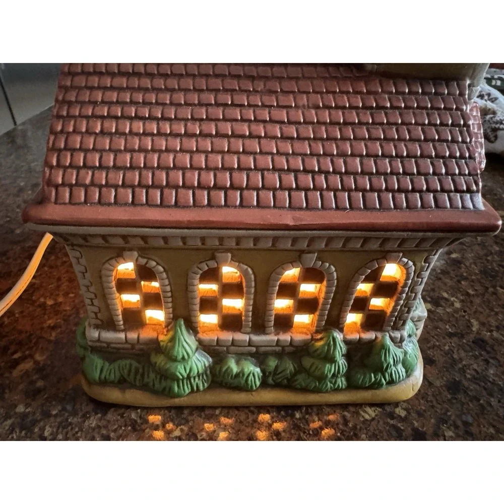 Lefton Village Colonial Christmas Church Vintage 1986 Hand Painted Lights Up!‎